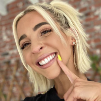 profile_Gabbie Hanna