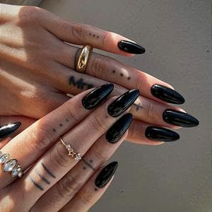 profile_Almond Nails
