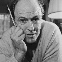 Roald Dahl mbtiパーソナリティタイプ image