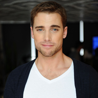 profile_Dustin Milligan