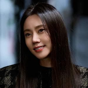 profile_Yeom Hwa