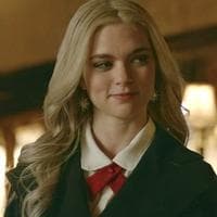 Lizzie Saltzman نوع شخصية MBTI image