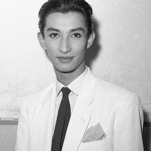 profile_Miwa Akihiro (美輪 明宏）