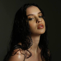 profile_Sabrina Claudio