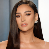 Shay Mitchell tipo di personalità MBTI image