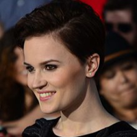 Veronica Roth tipe kepribadian MBTI image