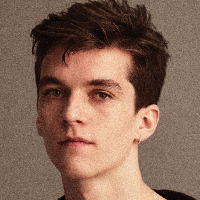 Fionn Whitehead tipo di personalità MBTI image