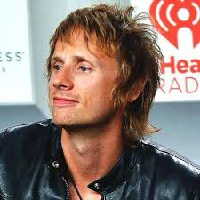 profile_Dominic Howard