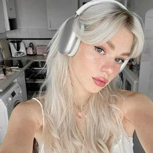 profile_Cecily Knight