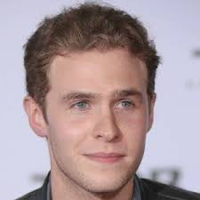 profile_Iain De Caestecker