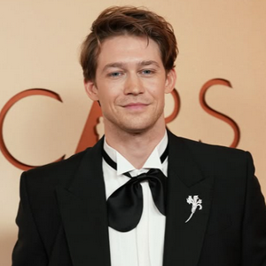 profile_Joe Alwyn