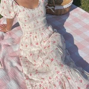 profile_Floral Dress