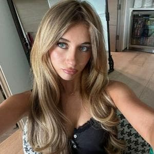 profile_Elliana Walmsley
