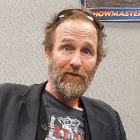 profile_Paul Kaye