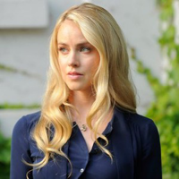 profile_Amanda Schull