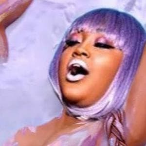 profile_Ariana Grande - God is a woman (CupcakKe Remix)