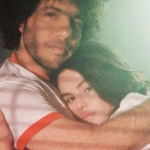 profile_Selena Gomez - Scared of Loving You
