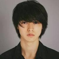 profile_Kento Yamazaki