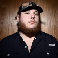 profile_Luke Combs