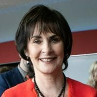 profile_Eithne "Enya" Ní Bhraonáin