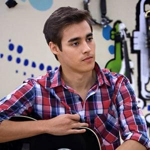 profile_León Vargas