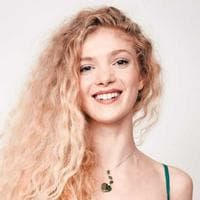 profile_Elena Kampouris