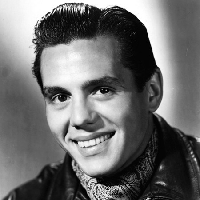 profile_Desi Arnaz