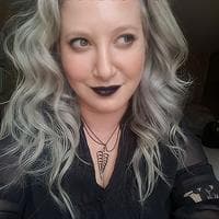 Leigh Bardugo mbtiパーソナリティタイプ image