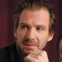 Ralph Fiennes tipo di personalità MBTI image