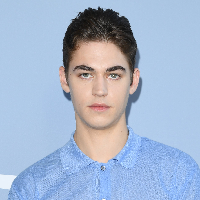 Hero Fiennes-Tiffin type de personnalité MBTI image