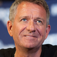 Sean Pertwee тип личности MBTI image