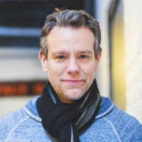 profile_Adam Pascal