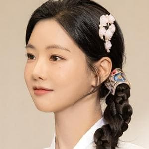 profile_Yun Ji Hyo