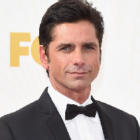 profile_John Stamos