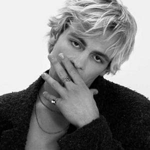 profile_Ross Lynch
