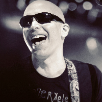 profile_Joe Satriani