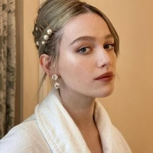 profile_Victoria Pedretti