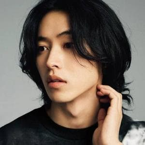 profile_Kento Yamazaki