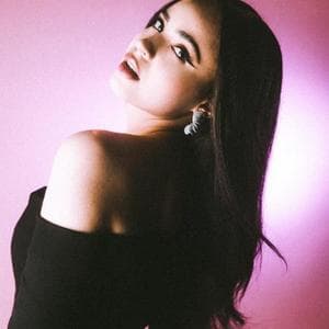 profile_Sofia Carson