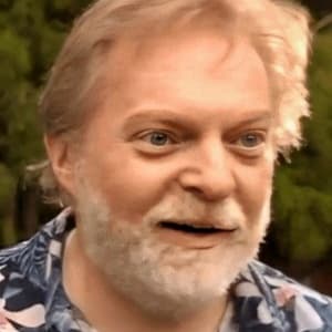 profile_Howard Campbell